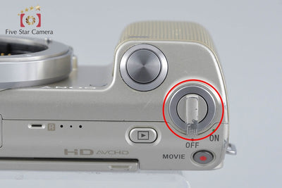 Used: SONY α NEX-5 Gold + E 18-55mm f/3.5-5.6 OSS SEL1855 Silver