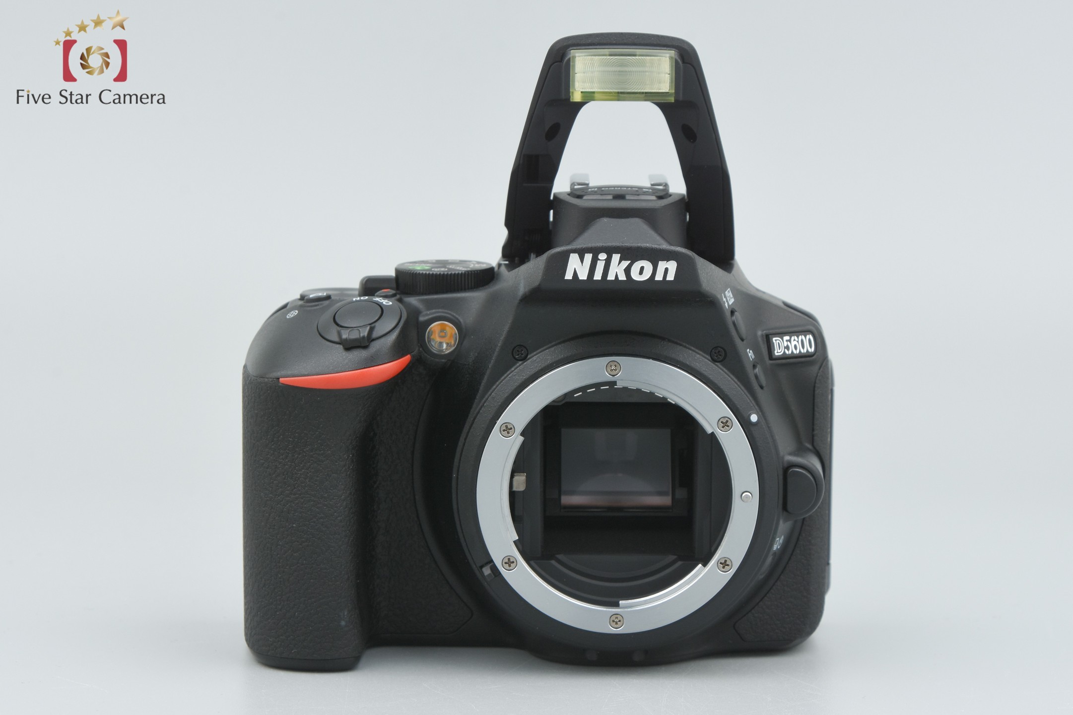 中古】Nikon ニコン D5600 ダブルズームキット シャッター回数僅少 元箱付き |  中古カメラ・フィルムカメラを中心に取り揃えるファイブスターカメラ