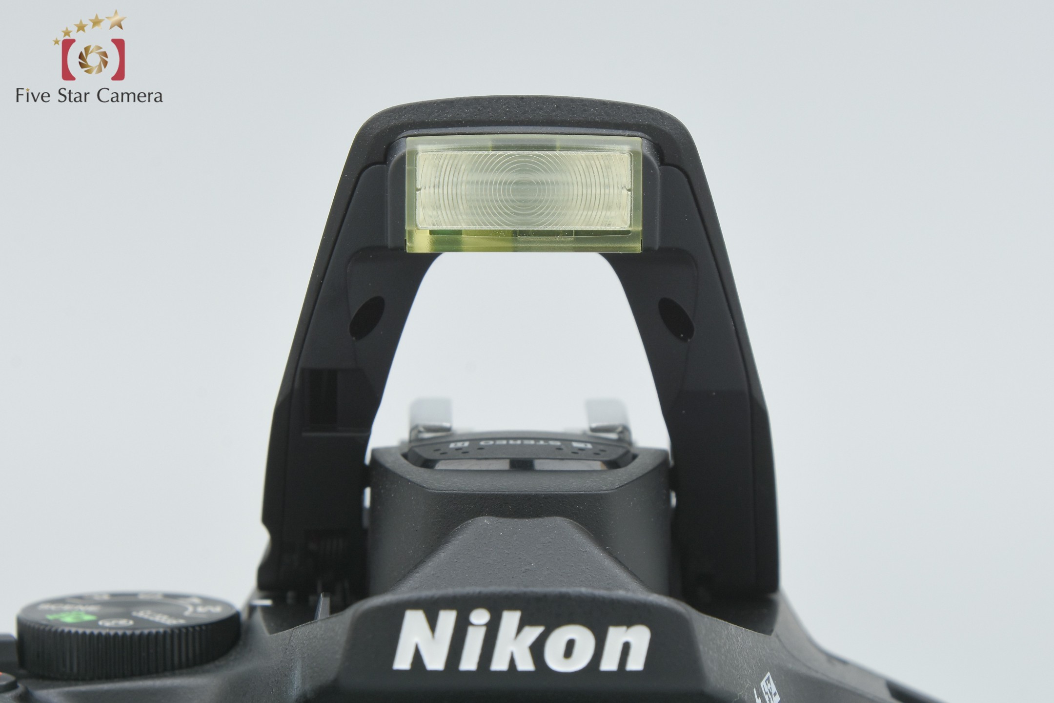 中古】Nikon ニコン D5600 ダブルズームキット シャッター回数僅少 元箱付き |  中古カメラ・フィルムカメラを中心に取り揃えるファイブスターカメラ