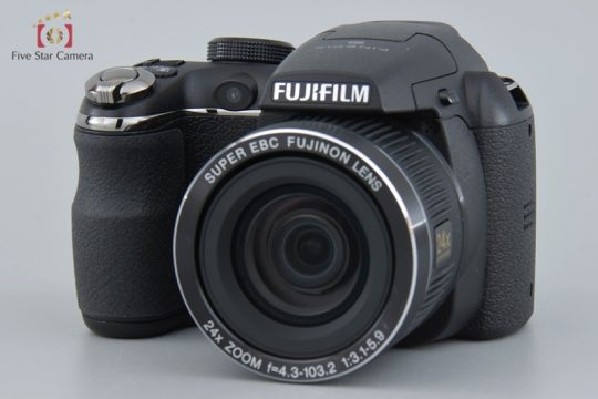 1400万画素CCD・広角24mm～望遠576mmの光学式24倍ズームレンズ