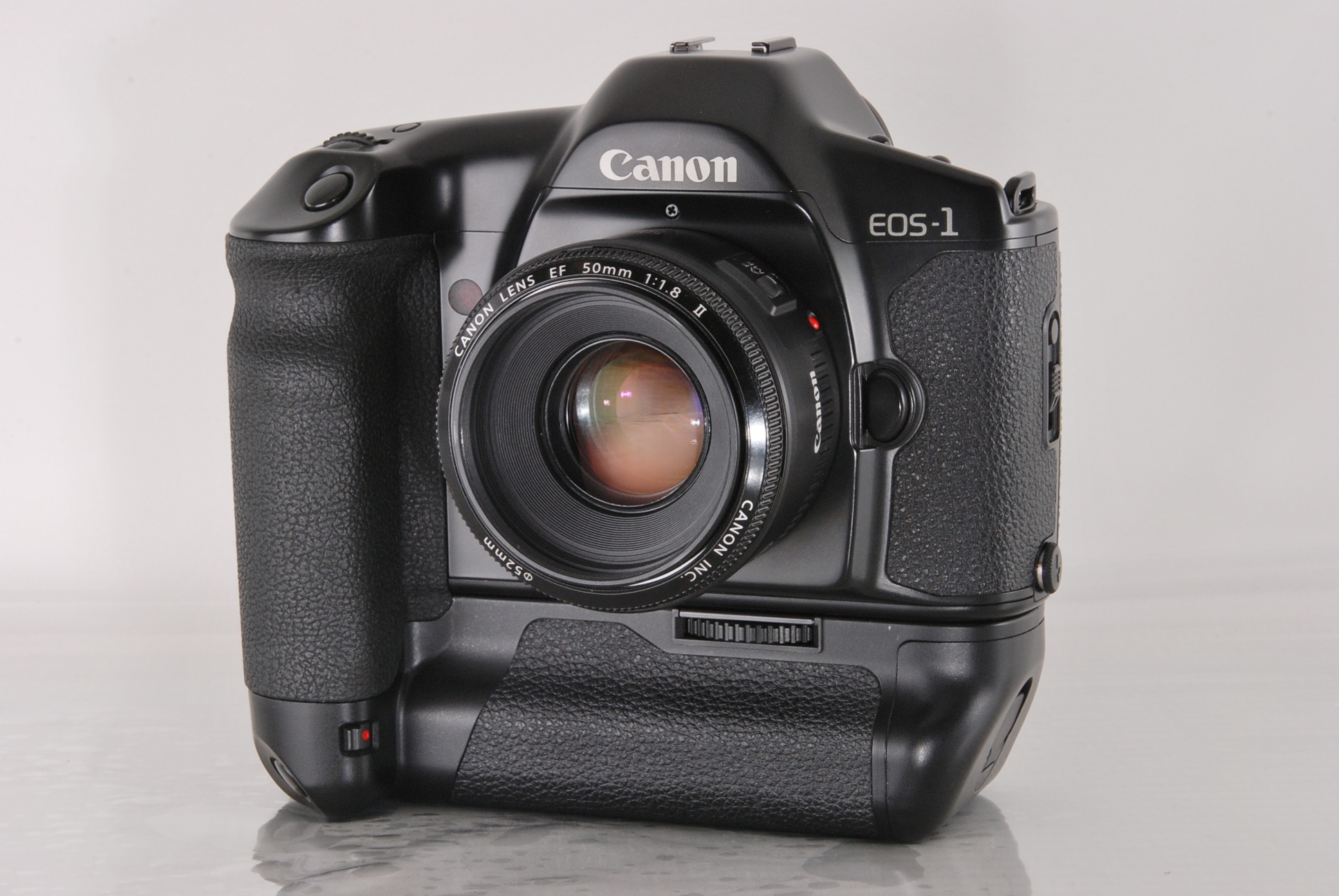 お買物マラソン最大1000円OFFクーポンあり Canon EOS-1V HS レンズ一本